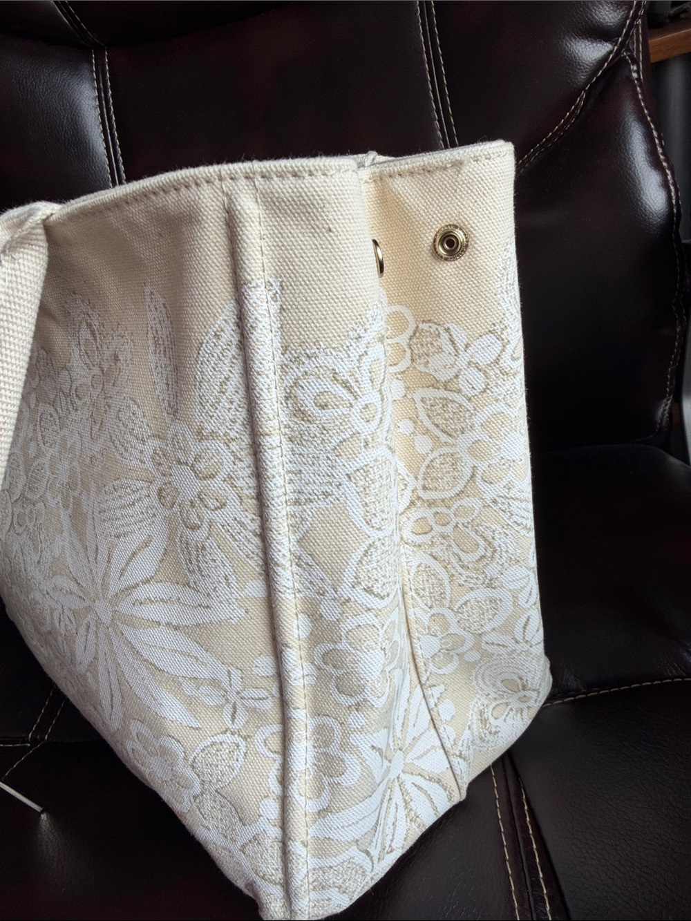 Oscar de la Renta  Tote Bag - Picture 4 of 13